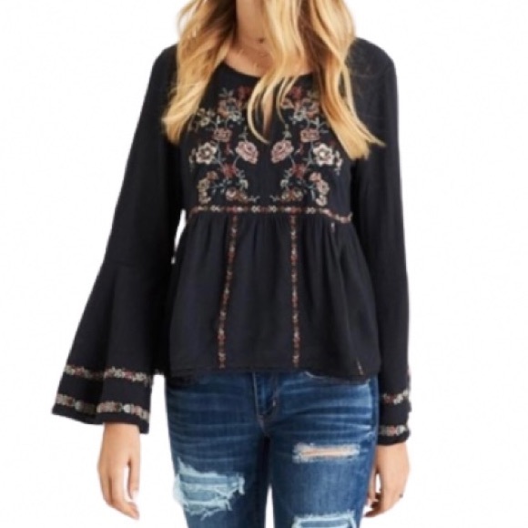 SOLD American Eagle Outfitters grey embroidered boho bell sleeve blouse. Size XS - Picture 2 of 10
